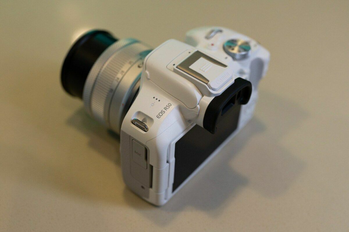 canon eos r50